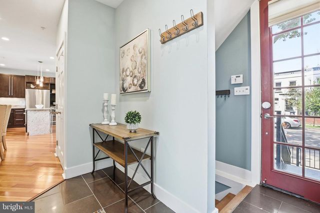 915 3RD ST NE, Washington, DC 20002
