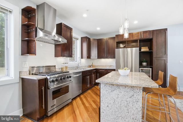 915 3RD ST NE, Washington, DC 20002