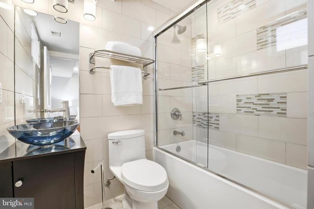 915 3RD ST NE, Washington, DC 20002