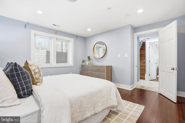 915 3RD ST NE, Washington, DC 20002