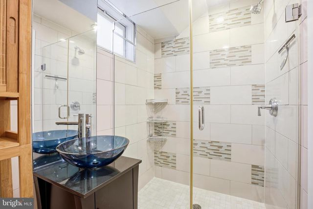 915 3RD ST NE, Washington, DC 20002