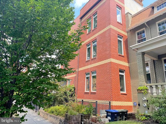 915 3RD ST NE, Washington, DC 20002