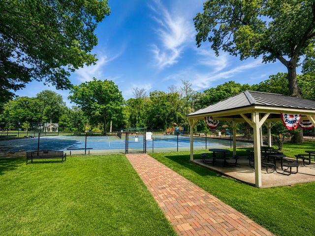 4035 Choctaw Trail, New Buffalo, MI 49117