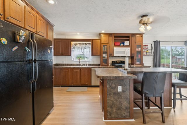 364 Berry Ridge Road, Jonesborough, TN 37659