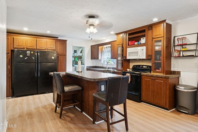 364 Berry Ridge Road, Jonesborough, TN 37659