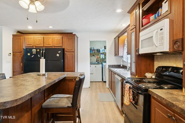 364 Berry Ridge Road, Jonesborough, TN 37659