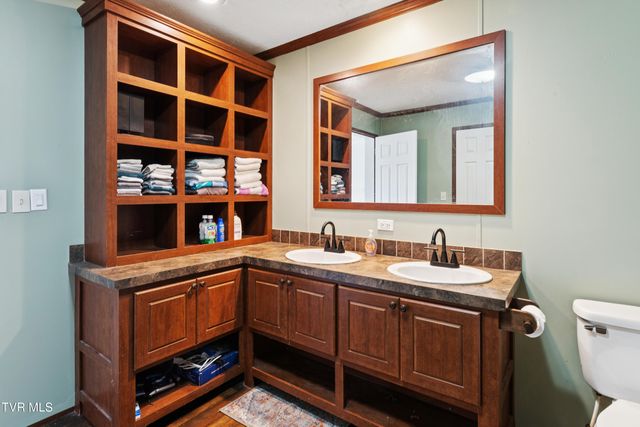 364 Berry Ridge Road, Jonesborough, TN 37659