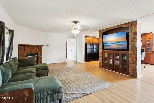 364 Berry Ridge Road, Jonesborough, TN 37659