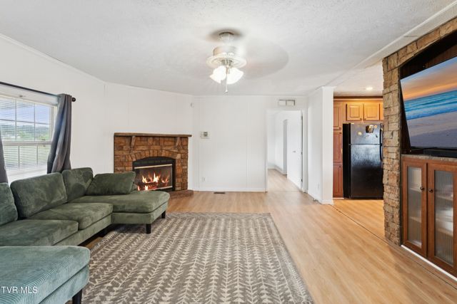 364 Berry Ridge Road, Jonesborough, TN 37659