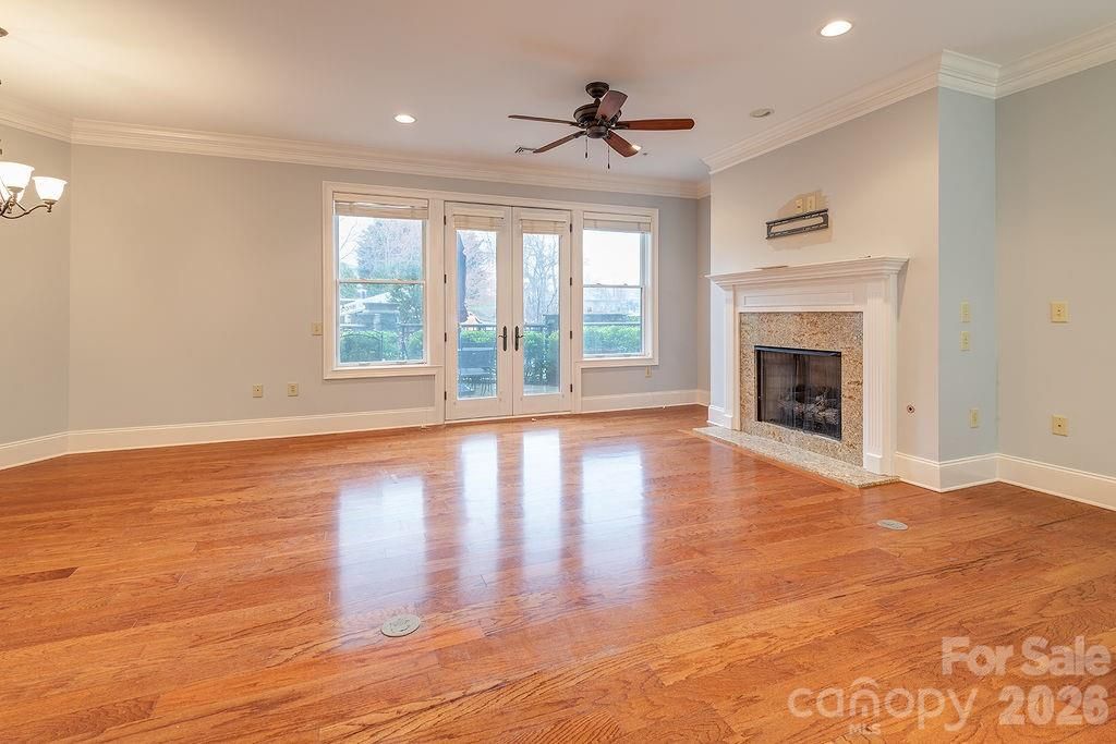 350 E Allen Street 103, Hendersonville, NC 28792