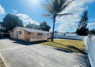 18425 NW 42nd Place, Miami Gardens, FL 33055