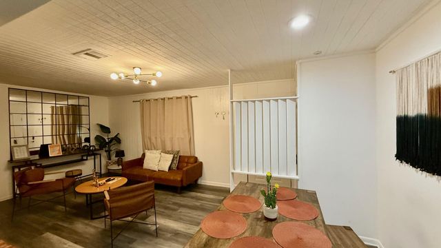 1802 University Ave A, Georgetown, TX 78626