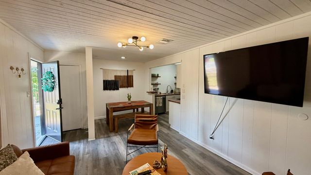 1802 University Ave A, Georgetown, TX 78626