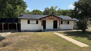 1802 University Ave A, Georgetown, TX 78626