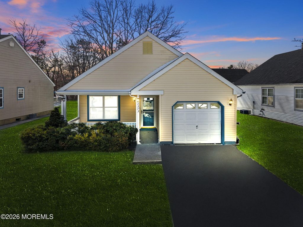 2373 Mount Hood Lane, Toms River, NJ 08753