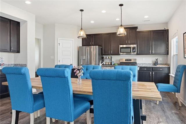 128 Blessing CIR, Suffolk, VA 23434