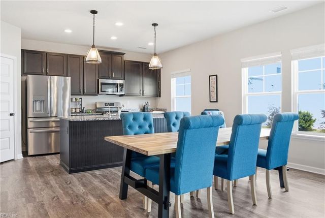 128 Blessing CIR, Suffolk, VA 23434