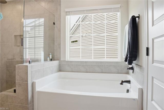 128 Blessing CIR, Suffolk, VA 23434