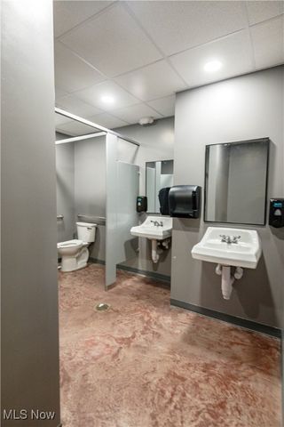 592 6th Street NW, Carrollton, OH 44615