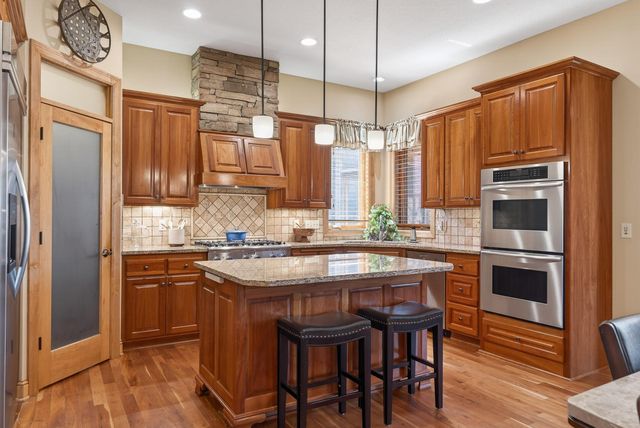 9951 Vagabond Court N, Maple Grove, MN 55311