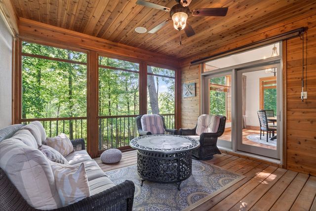 9951 Vagabond Court N, Maple Grove, MN 55311