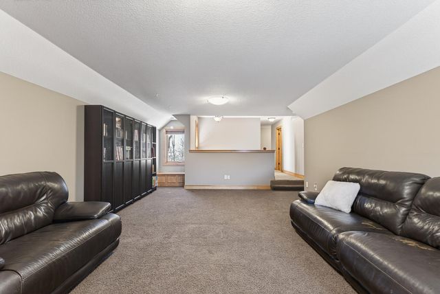 9951 Vagabond Court N, Maple Grove, MN 55311