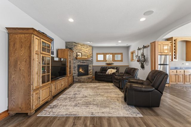 9951 Vagabond Court N, Maple Grove, MN 55311