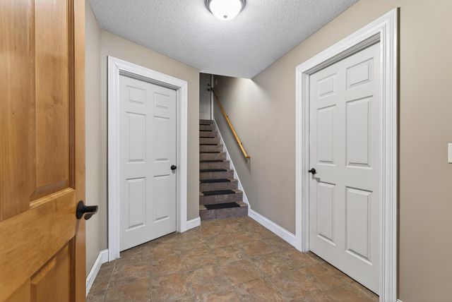 9951 Vagabond Court N, Maple Grove, MN 55311