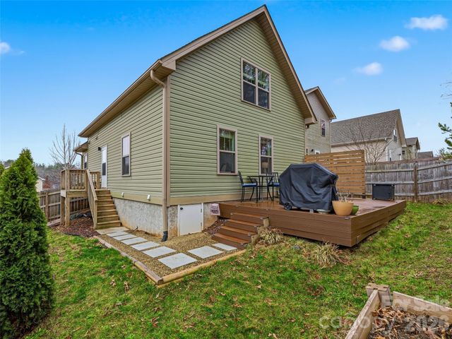 21 Yarrow Meadow Road, Weaverville, NC 28787