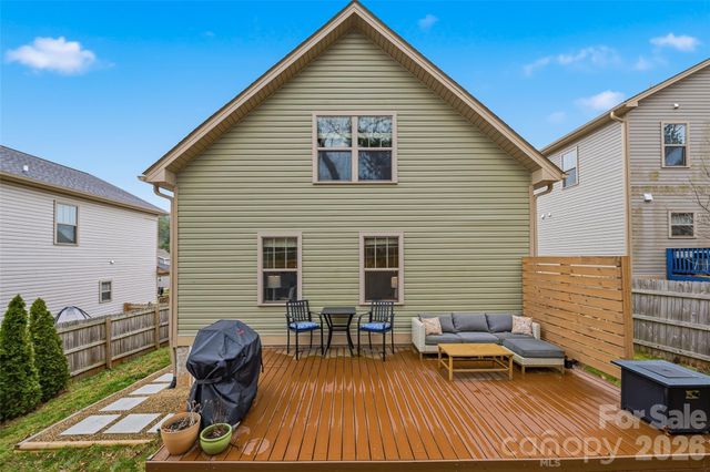 21 Yarrow Meadow Road, Weaverville, NC 28787