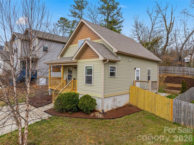 21 Yarrow Meadow Road, Weaverville, NC 28787