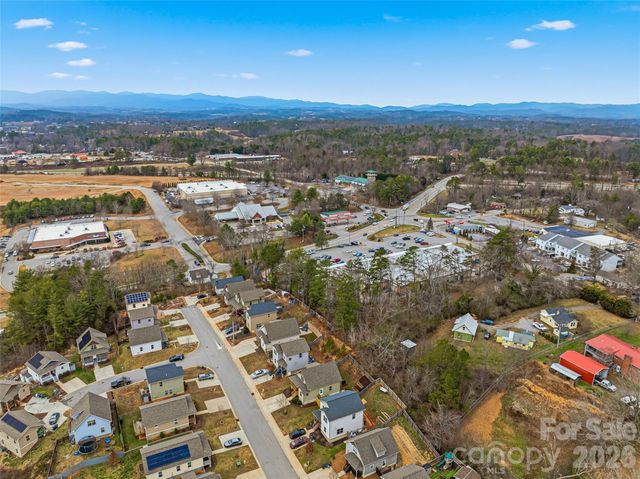 21 Yarrow Meadow Road, Weaverville, NC 28787