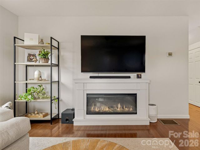 21 Yarrow Meadow Road, Weaverville, NC 28787