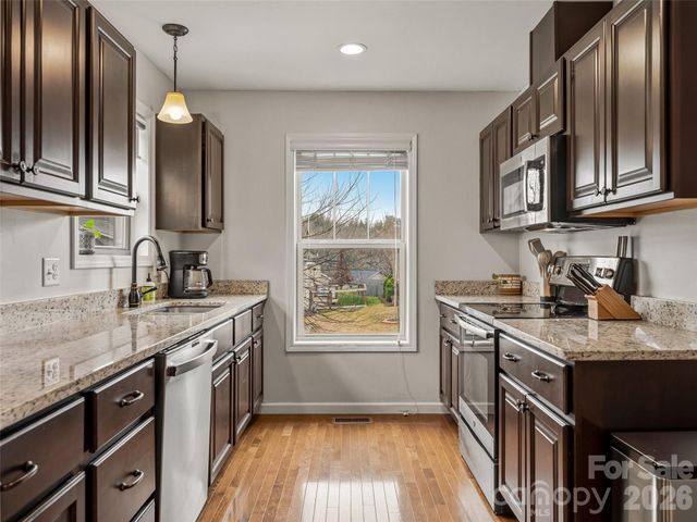 21 Yarrow Meadow Road, Weaverville, NC 28787