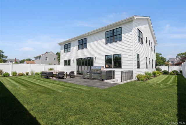 50 Cliff Lane, Levittown, NY 11756
