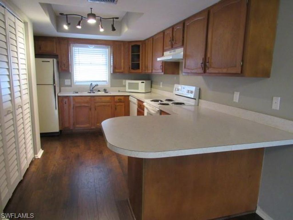 10022 Oxfordshire LN 201, FORT MYERS, FL 33908 — photo 3