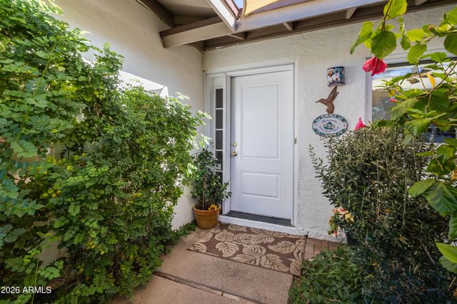 5246 E WINCHCOMB Drive, Scottsdale, AZ 85254