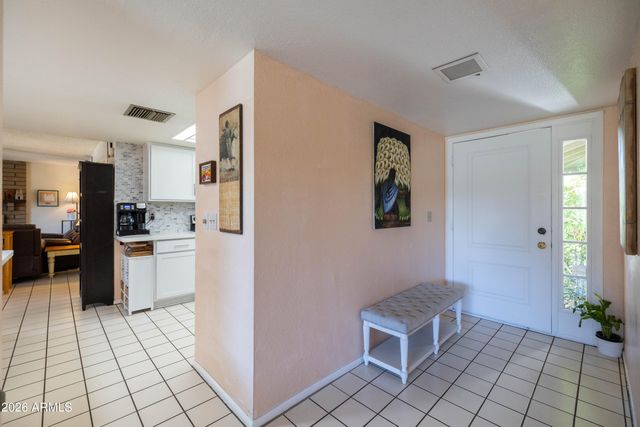 5246 E WINCHCOMB Drive, Scottsdale, AZ 85254