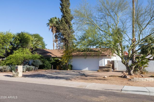 5246 E WINCHCOMB Drive, Scottsdale, AZ 85254