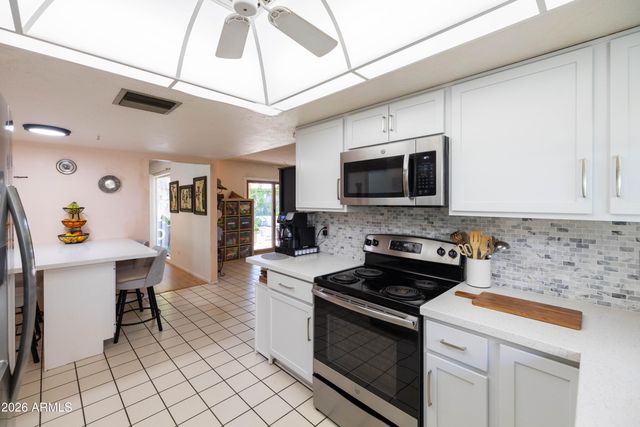 5246 E WINCHCOMB Drive, Scottsdale, AZ 85254