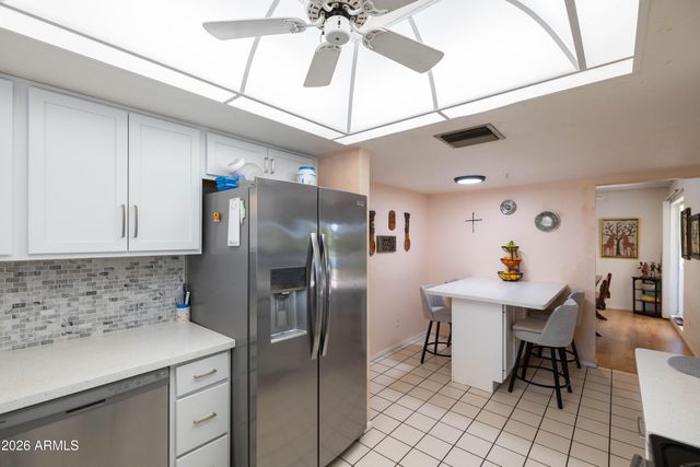 5246 E WINCHCOMB Drive, Scottsdale, AZ 85254