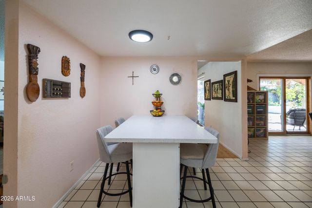 5246 E WINCHCOMB Drive, Scottsdale, AZ 85254