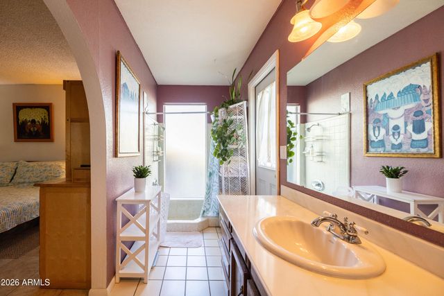 5246 E WINCHCOMB Drive, Scottsdale, AZ 85254