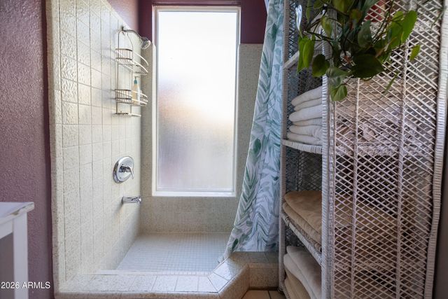 5246 E WINCHCOMB Drive, Scottsdale, AZ 85254