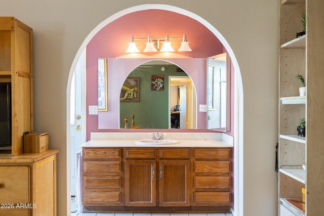 5246 E WINCHCOMB Drive, Scottsdale, AZ 85254