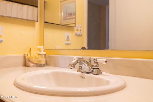 5246 E WINCHCOMB Drive, Scottsdale, AZ 85254