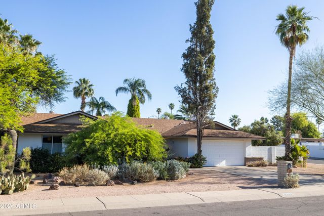 5246 E WINCHCOMB Drive, Scottsdale, AZ 85254