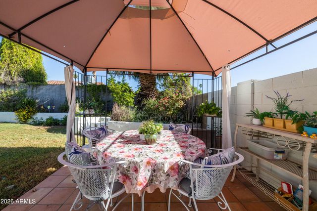 5246 E WINCHCOMB Drive, Scottsdale, AZ 85254