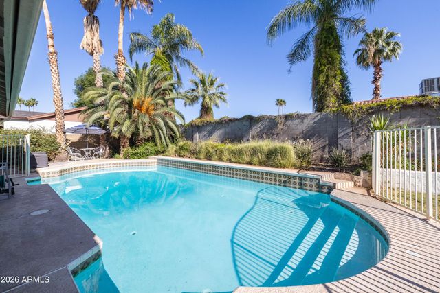 5246 E WINCHCOMB Drive, Scottsdale, AZ 85254