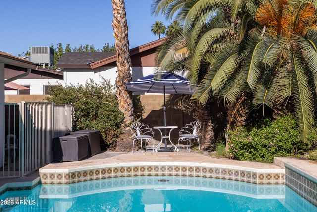 5246 E WINCHCOMB Drive, Scottsdale, AZ 85254